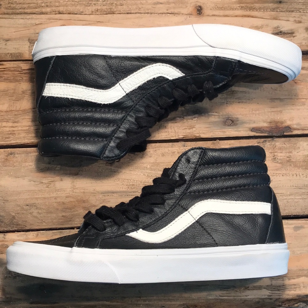 Leather vans size 8.0 in women and 6.5 men